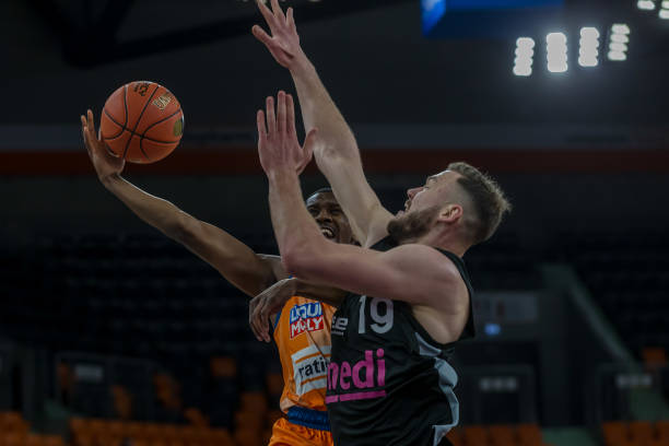 这为她的新 这为她的新