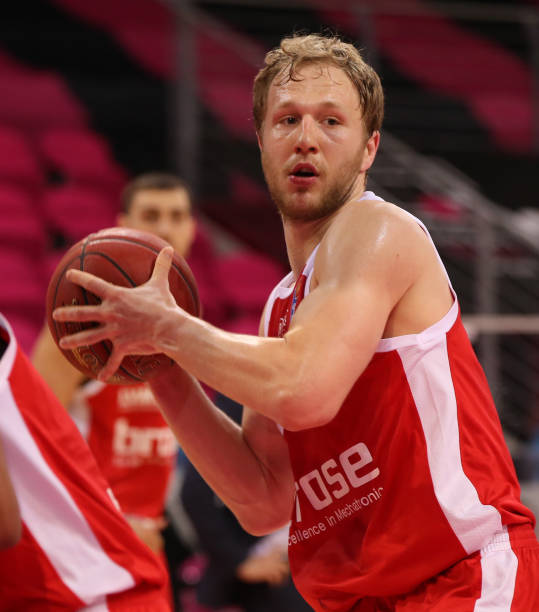 在短期内继 在短期内继