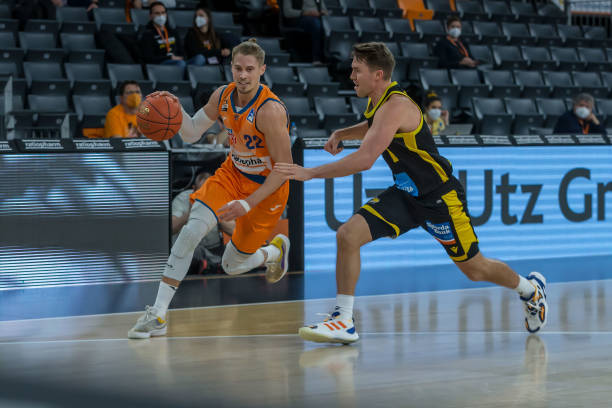 赛场上最亮 赛场上最亮